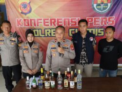 Polres Ciamis Bongkar Peredaran Miras Ilegal, Ribuan Botol Disita