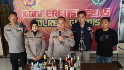 Polres Ciamis Bongkar Peredaran Miras Ilegal, Ribuan Botol Disita