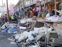 Pembongkaran Lapak PKL Pasar Singaparna Berjalan Lancar, Pedagang Tertib Ikuti Penertiban